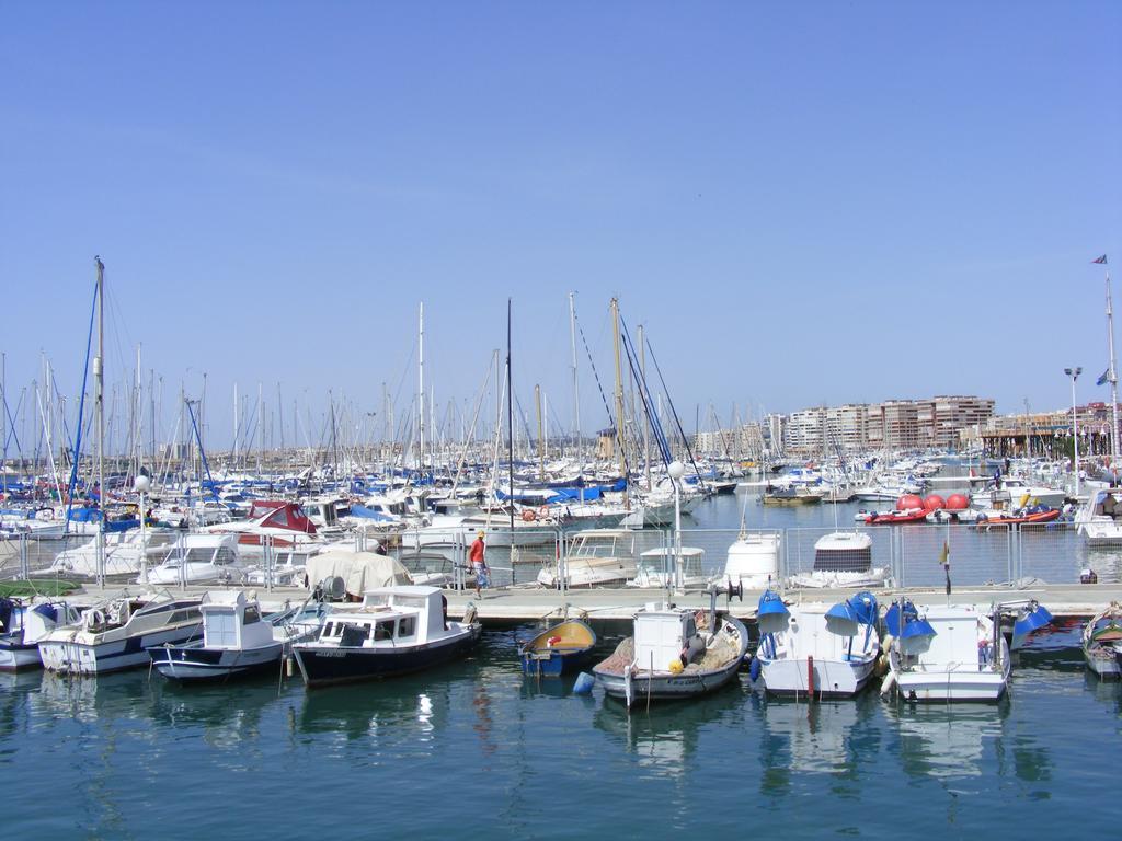 Apartamento Berry Playa Naufragos Torrevieja Esterno foto